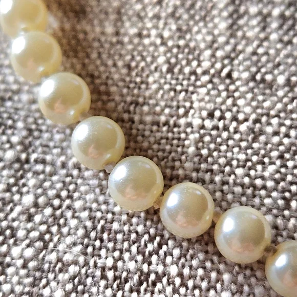 Vintage elegant necklace faux pearls clear rhinestones. Bridal. Wedding Gold - Picture 6 of 10